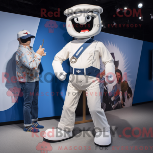 Cream Knife Thrower maskot...