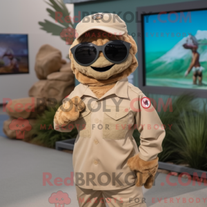 Fantasia de mascote Cod bege com macacão e óculos de sol - Óculos de sol mascotes - REBROKO_245659 - RedBrokoly.com