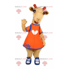 Mascotte di capra con vestito arancione e basket -