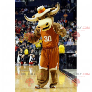 Mascota de búfalo en traje de baloncesto y sombrero de vaquero