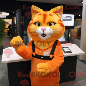 Máscara de gato laranja com...