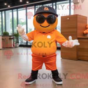 Postava maskota Orange...