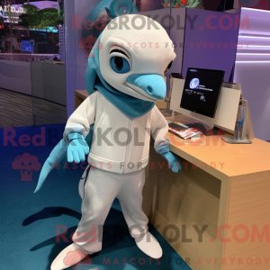 Postava maskota delfína...