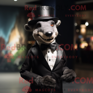 Black Thylacosmilus mascot...