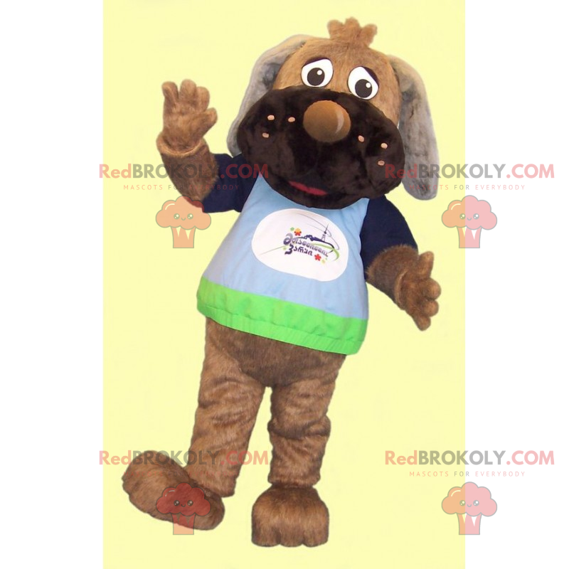 Mascote cão com orelhas compridas e t-shirt - Redbrokoly.com