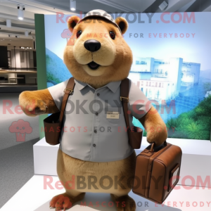 Tan Capybara maskot kostume...