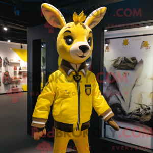 Máscara de veado amarelo...