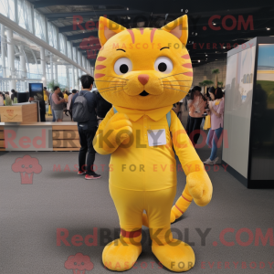 Máscara de gato amarelo com...
