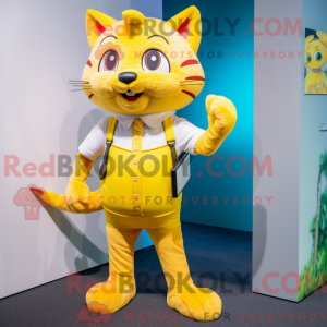 Máscara de gato amarelo com...