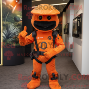 Fantasia de mascote COMMANDO laranja com macacão e pulseiras - Mascotes de comando - REBROKO_250572 - RedBrokoly.com
