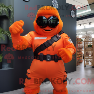 Fantasia de mascote COMMANDO laranja com macacão e pulseiras - Mascotes de comando - REBROKO_250574 - RedBrokoly.com