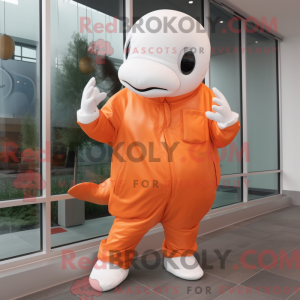 Oranžová postava maskota...