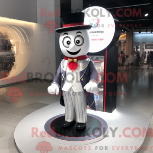 Silver Ring Master maskot...