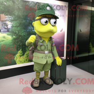 Gul grønn Beret maskot...