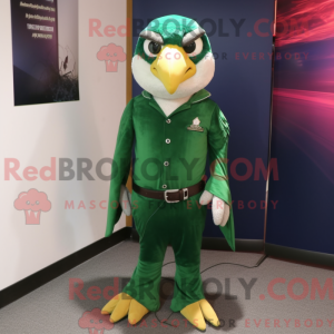 Forest Green Falcon maskot...