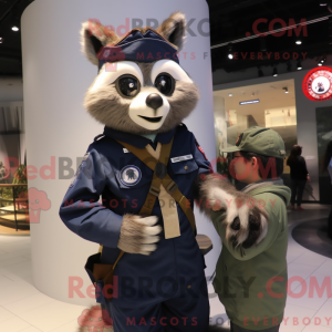 Maskotka Navy Raccoon to...