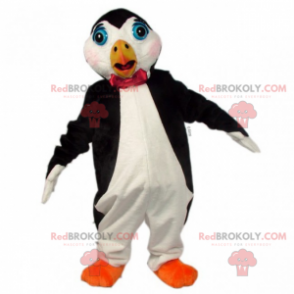 Mascote grande pinguim com gravata borboleta - Redbrokoly.com