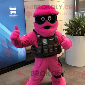 Pink Marine Recon maskot...