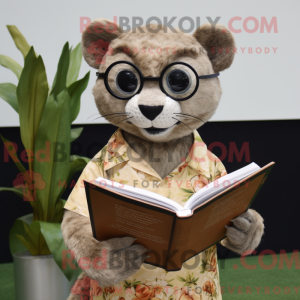 Cream Jaguarundi maskot...