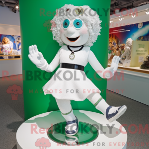 Uma figura de máscara de...