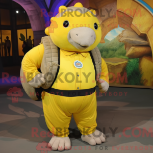Gul Glyptodon maskot...
