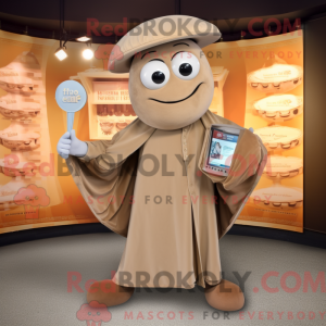 Tan Plate Spinner maskot...