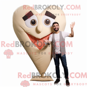Figura de máscara bege...