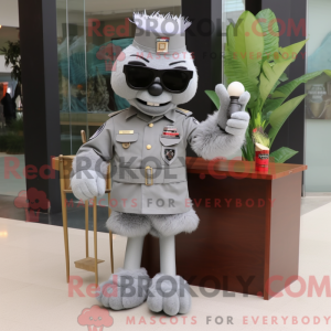 Disfraz de mascota soldado...