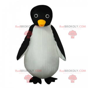 Mascote pequeno pinguim com olhos redondos - Redbrokoly.com