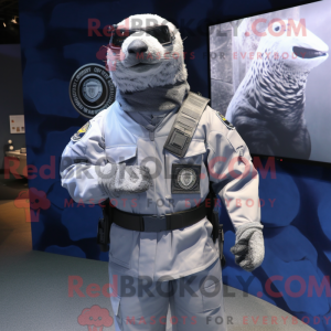 Silver Navy Seal maskot...