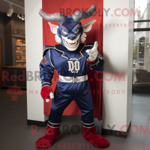 Postava maskota Navy Devil...