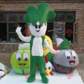 Leek mascot with smiling face - Redbrokoly.com