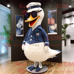 Navy Swan Maskottchen...
