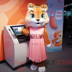 Peach Puma maskotdraktfigur...