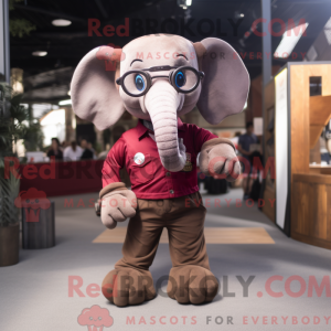 Maroon Elephant maskot...