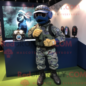 Navy Para...