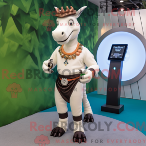 Hvit Okapi-maskotdraktfigur...