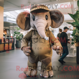 Brauner Elefant Maskottchen...