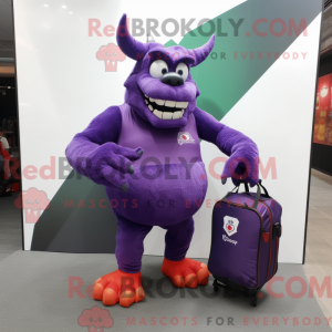 Postava maskota fialového...