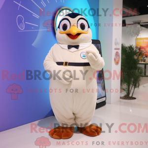Cream Penguin maskot...