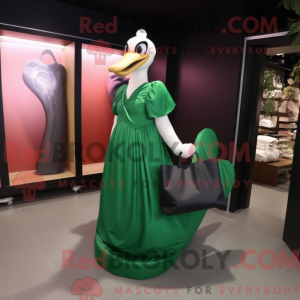 Forest Green Swan maskot...