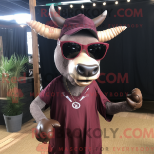 Postava maskota Maroon Zebu...