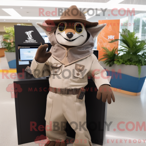 Tan Fruit Bat maskot...