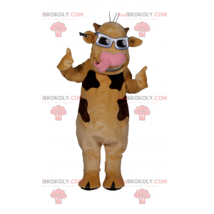 Mascotte della mucca marrone con occhiali da sole grigi -