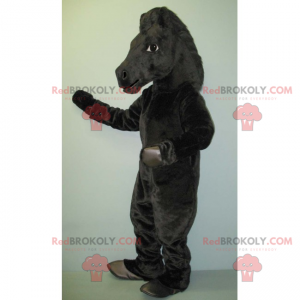 Mascote garanhão preto - Redbrokoly.com