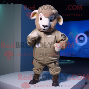 Figura de máscara Ram bege...