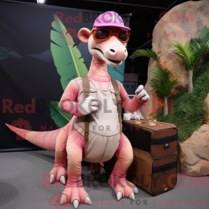 Pink Parasaurolophus maskot...