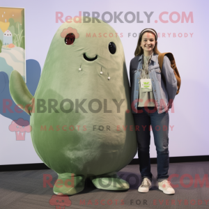 Olive Narwhal maskot...