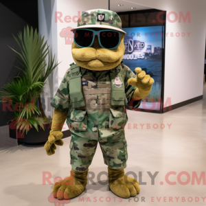 Rustgrøn baret maskot...