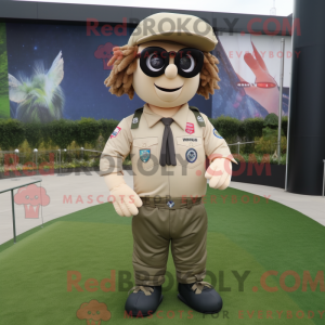 Personnage mascotte beige...